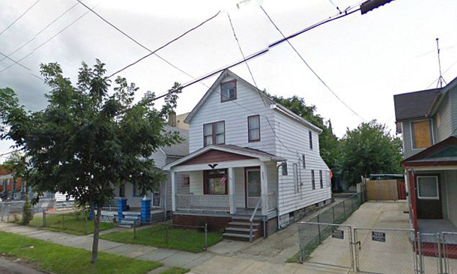Nhà của Ariel Castro taji 2207 Seymour Avenue, Cleveland, Ohio, là nơi giam giữ ba phụ nữ và một bé gái.
