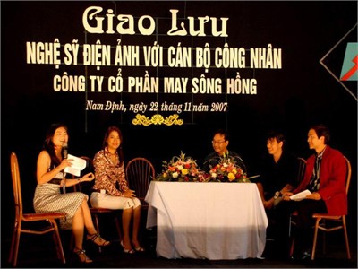 Chat / Talk với sao. Có bao nhiêu chữ thuần Việt trên sân khấu?