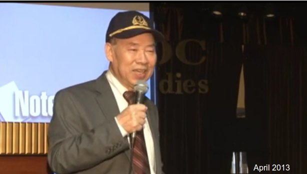 Cựu HQ Trung tá Hạm trưởng HQ4 Vũ Hữu San trong một buổi hooju thảo tại HOa Kỳ. Nguồn: YouTube 