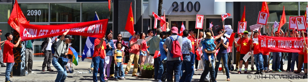 Sinh viên Việt Nam biểu tình chống Trung Cộng xâm lăng.