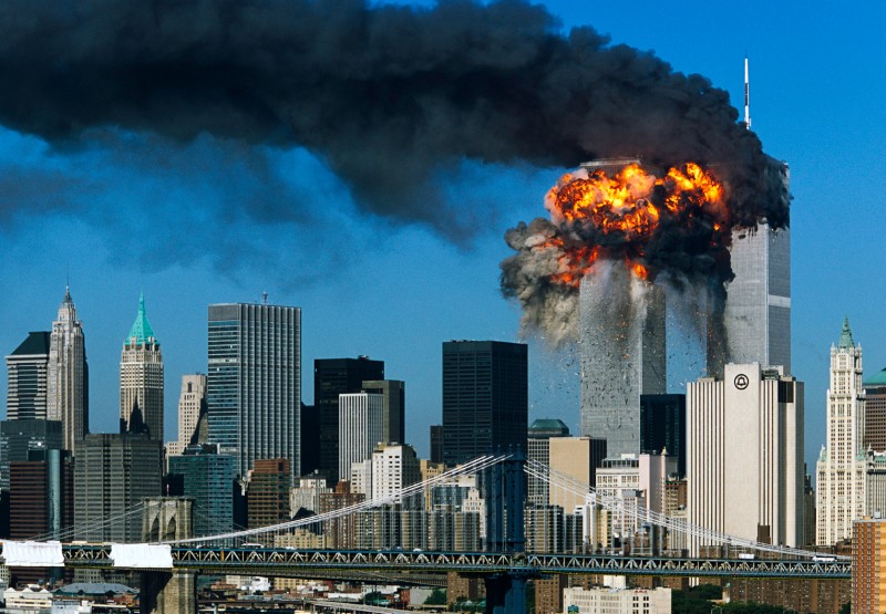Khủng bố Al Quaeda tán công Tháp Đôi ở New York, USA, 11 tháng, 2001. Nguồn: OntheNet