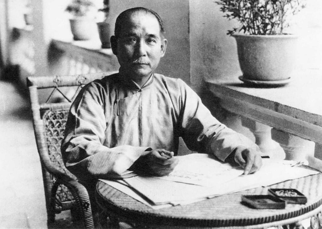 Tôn Dật Tiên khi ông là Chủ tịch của Cộng hòa của Quảng Châu, 1920s. Nguồn: Keystone-Sygma