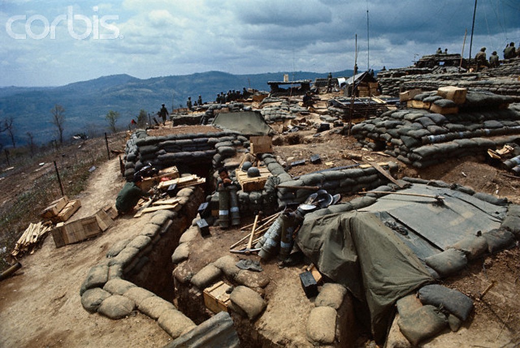 13 Mar 1971 | QĐ VNCH xây dựng căn cứ yểm trợ hoả lực  Delta One, 9 dặm trong đất Lào. Nguồn: © Bettmann/CORBIS