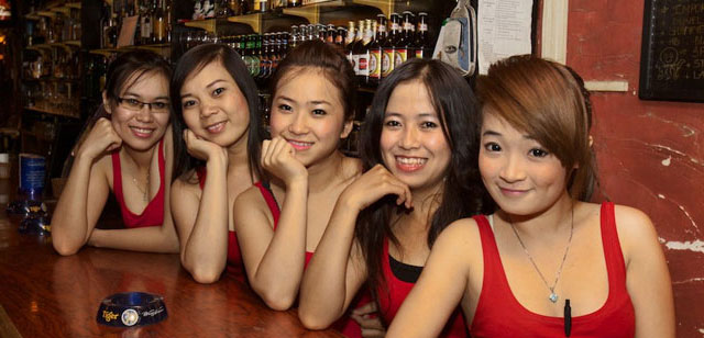 Chiêu đãi viên quán bar tp Hồ Chí Minh. Nguồn: www.bargirlfriendlyhotels.com/Vince