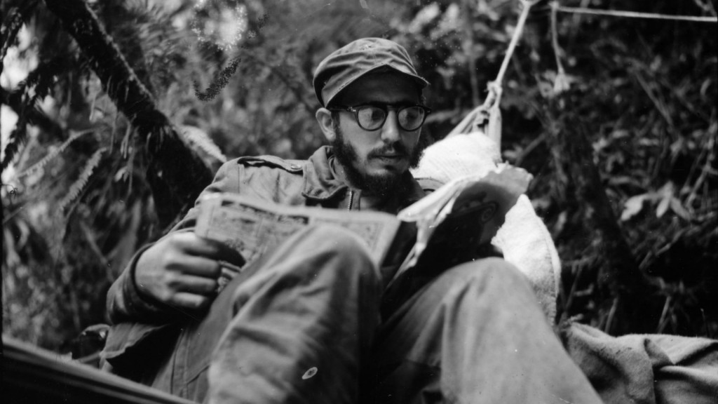 Fidel Castro tại một tiền đồn ở Sierra Maestra. Castro chỉ huy lực lượng của mình trong khu vực này từ tháng 12 năm 1956 đến tháng năm 1958. Nguồn:  Thư viện Đại học Yale