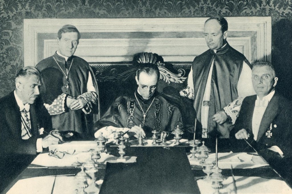 Reichskonkordat Franz von Papen Baron Papal Chamberlain thay mặt Đức Quốc Xã ký Thoả hiệp Concordat 1933 với Vatican 