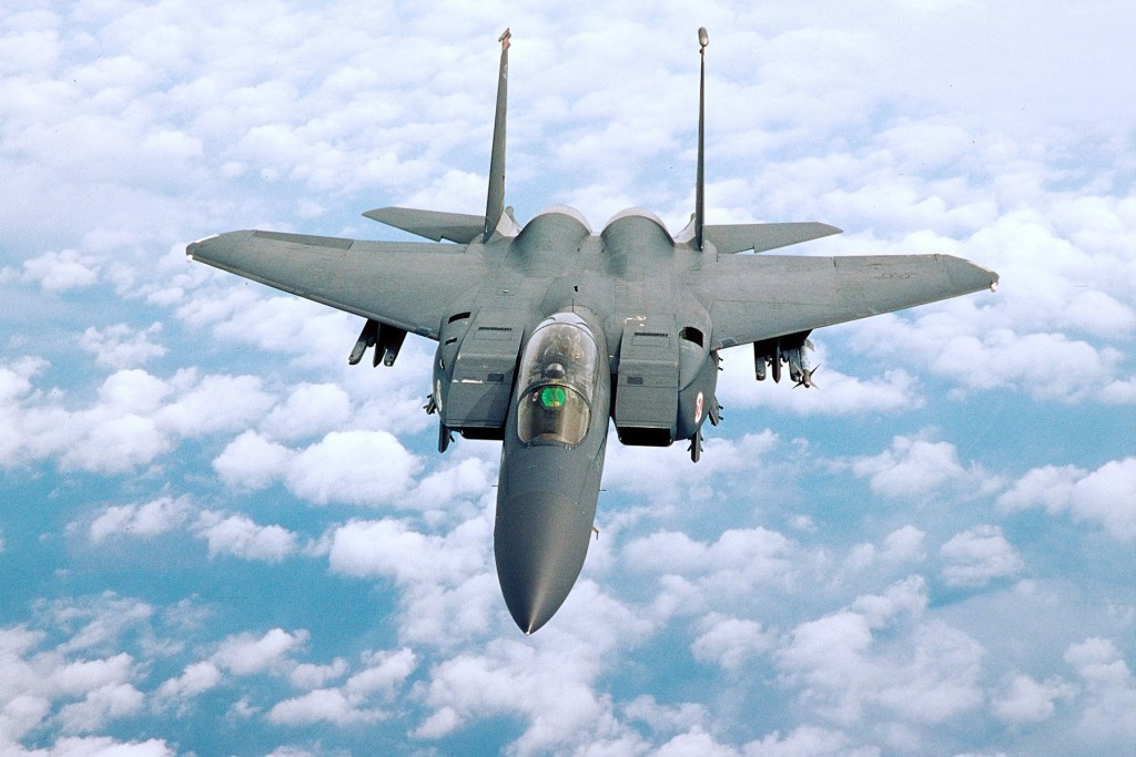 Phi cơ chiến đấu F-15E Strike Eagle (Aug. 25, 2000. Nguồn: U.S. Air Force photo by Master Sgt. Thomas Meneguin.